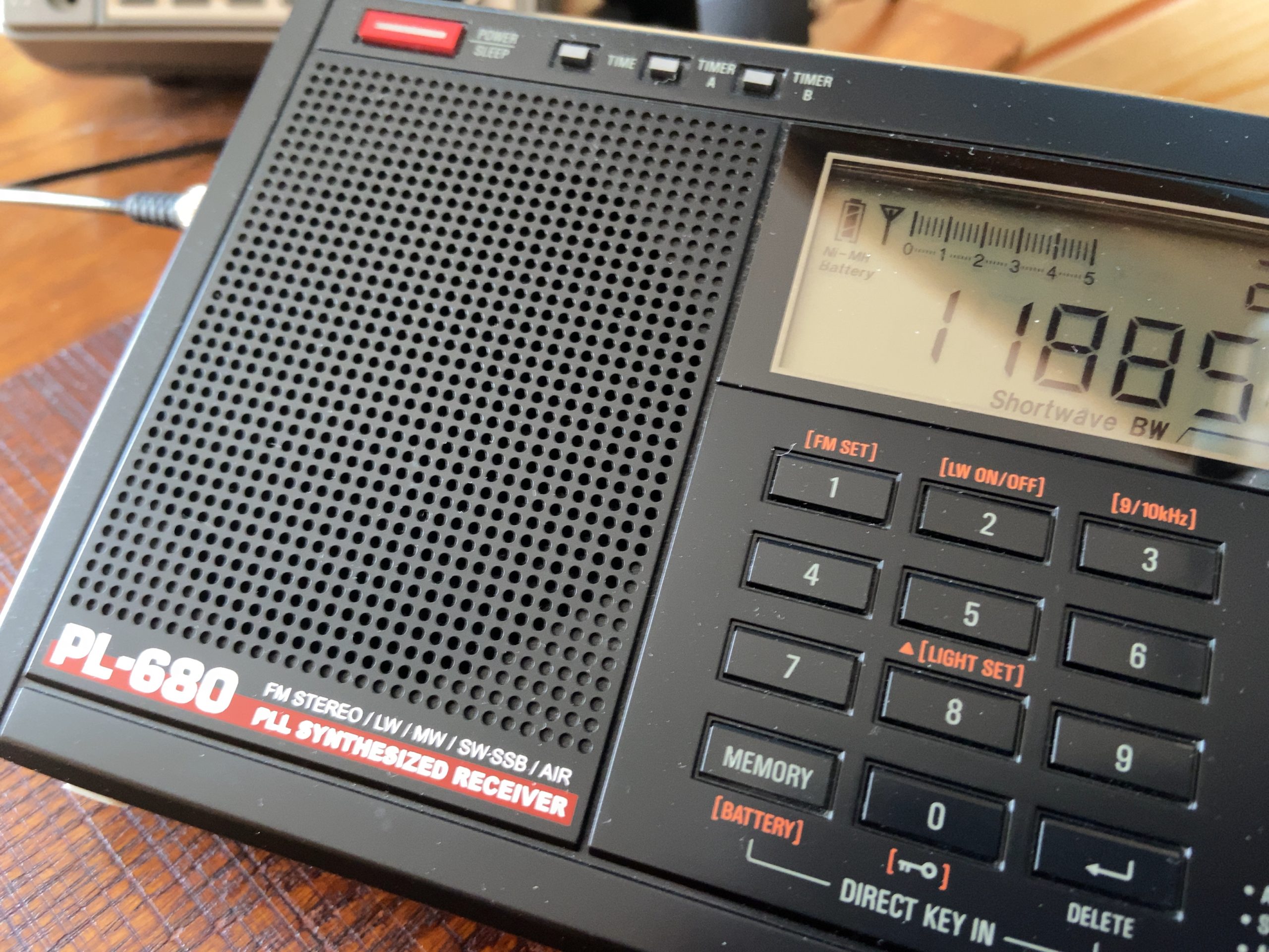 ラジオ・コンポ TECSUN PL-680 Amazon.co.jp: TECSUN PL-680 (黒) 2025年製造 FM/LW/MW/SW/AIR