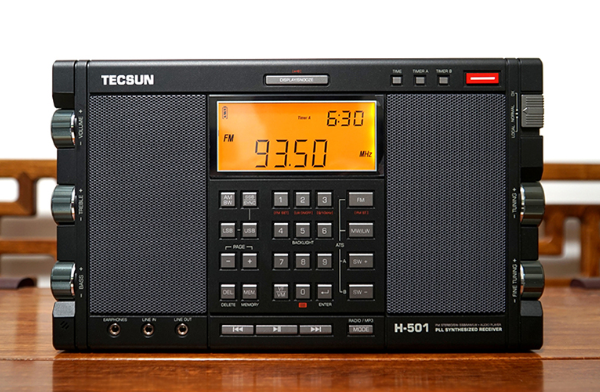 〈ヒロ出品〉TECSUN ラジオ BCL-3000 動作品(改造品) 特設ステージ（1）